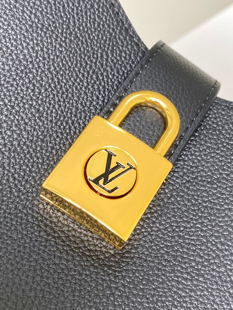 Louis Vuitton Hobo Bags